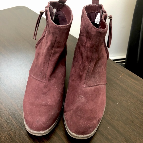 Old Navy Shoes - Women’s Old Navy Maroon Booties